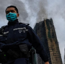 24 மணி நேரத்திற்குப் பிறகு படிக்கட்டில் உயிர்தப்பியவர் மீட்பு