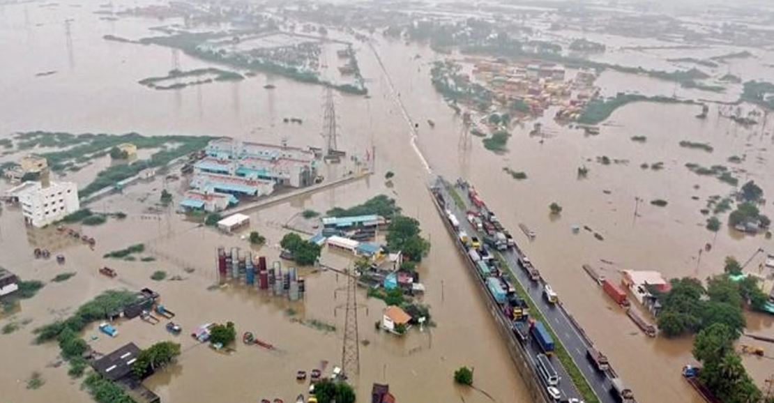 🌧️ செங்கல்பட்டு, மயிலாடுதுறை, விழுப்புரம், கடலூர், புதுச்சேரிக்கு ரெட் அலர்ட்