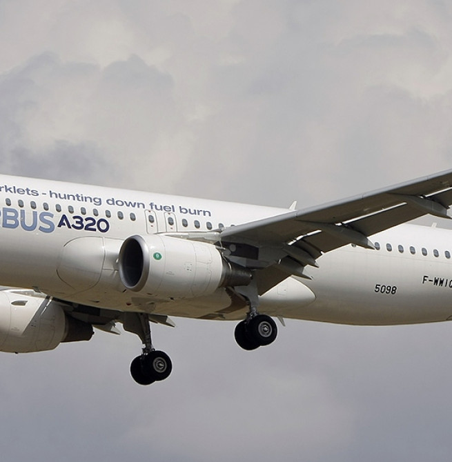 நூற்றுக்கணக்கான விமானங்கள் தரை இறக்கம்: காரணம் என்ன?